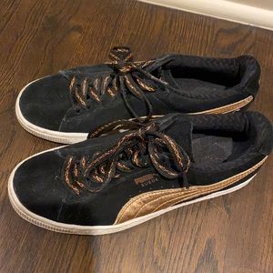 Puma Suede Black & Gold sneakers